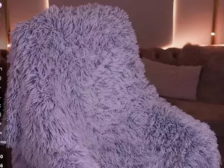 LovelyyLilu's Live Sex Cam Show
