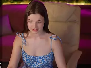 LovelyyLilu's Live Sex Cam Show