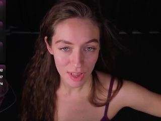 agnes-wells's live room