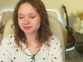 Small tits, Hd, Brown hair, Smoking, Normal, No drinking, Hazel eyes, Dildo..., naughtygirl 19