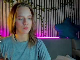 Live webcam model casey-sweeet on Soda Cams