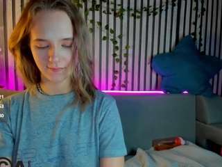 Live webcam model casey-sweeet on Soda Cams