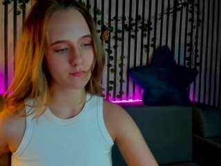 casey-sweeet Live Webcam on CamSoda