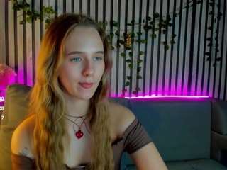 casey-sweeet's CamSoda show and profile