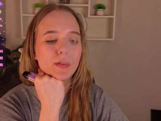 casey-sweeet's CamSoda show and profile