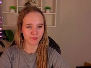 casey-sweeet's CamSoda show and profile