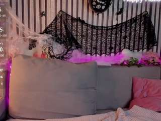 le modèle casey-sweeet est en webcam porno dans un show sur le site camsoda, il possède les tags suivants: anal,smoking,masturbate,naked,nature,oil,orgasm,public,pussy,sexy,slave,solo,anal toys,spank,strip,striptease,tattoos,tease,teen 18,twerk