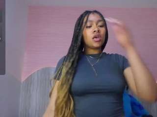 catalina25-t's CamSoda show and profile