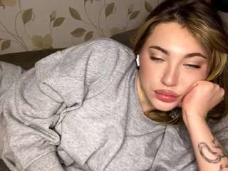 chelseadearborn's CamSoda show and profile