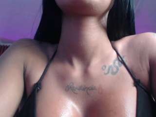 jen-m's CamSoda show and profile