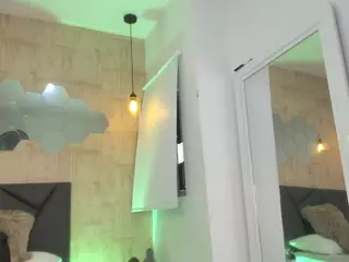 ValentiinaDiaz's Live Sex Cam Show