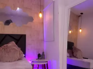 ValentiinaDiaz's Live Sex Cam Show