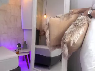 ValentiinaDiaz's Live Sex Cam Show