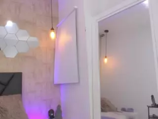 ValentiinaDiaz's Live Sex Cam Show
