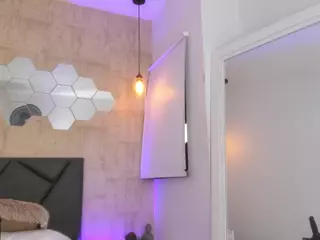 ValentiinaDiaz's Live Sex Cam Show