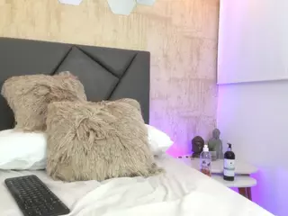 ValentiinaDiaz's Live Sex Cam Show