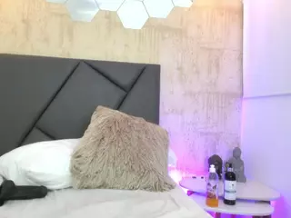 ValentiinaDiaz's Live Sex Cam Show