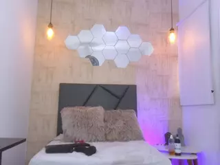ValentiinaDiaz's Live Sex Cam Show