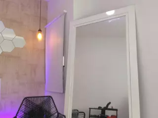 ValentiinaDiaz's Live Sex Cam Show