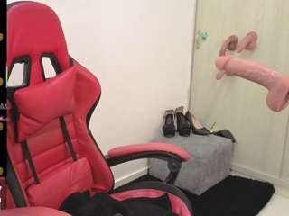 valeryadams01's live room