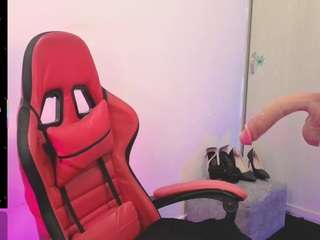 valeryadams01 live cam preview