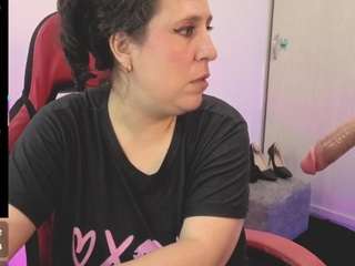 valeryadams01 live cam preview