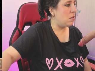 valeryadams01 live cam preview