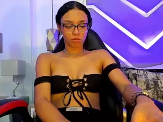 valkiraa's Live Sex Cam Show