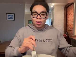 Live webcam model zahrabliss on Soda Cams