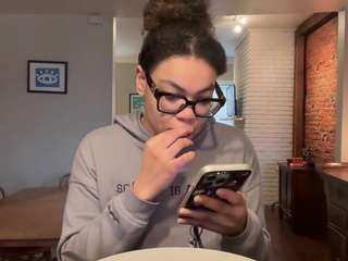 Live webcam model zahrabliss on Soda Cams