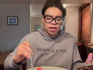 Live webcam model zahrabliss on Soda Cams