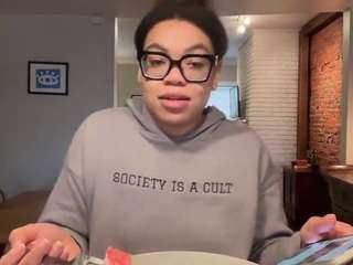 Live webcam model zahrabliss on Soda Cams