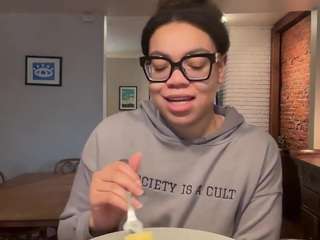 Live webcam model zahrabliss on Soda Cams