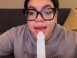 Live webcam model zahrabliss on Soda Cams