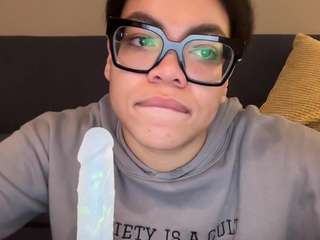 Live webcam model zahrabliss on Soda Cams