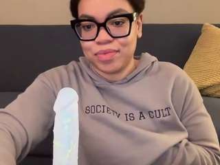 Live webcam model zahrabliss on Soda Cams