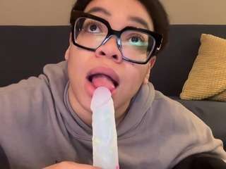 Live webcam model zahrabliss on Soda Cams