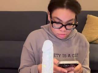 Live webcam model zahrabliss on Soda Cams