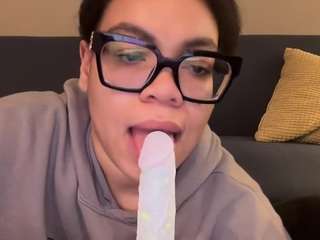 Live webcam model zahrabliss on Soda Cams