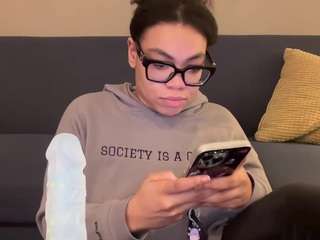 Live webcam model zahrabliss on Soda Cams