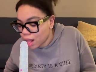 Live webcam model zahrabliss on Soda Cams