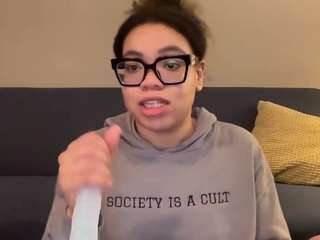 Live webcam model zahrabliss on Soda Cams