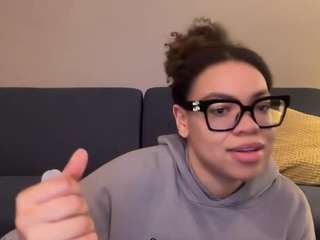 Live webcam model zahrabliss on Soda Cams