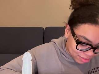 Live webcam model zahrabliss on Soda Cams