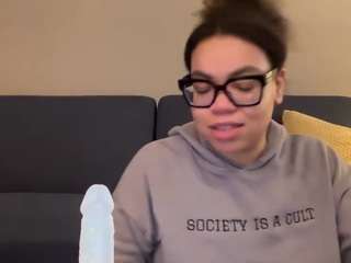 Live webcam model zahrabliss on Soda Cams