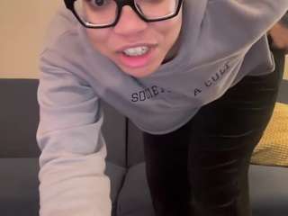 Live webcam model zahrabliss on Soda Cams