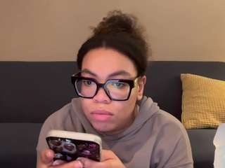 Live webcam model zahrabliss on Soda Cams