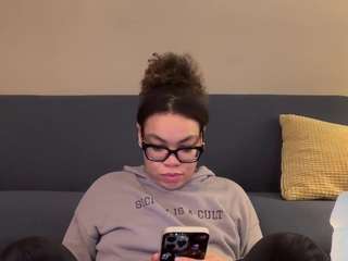 Live webcam model zahrabliss on Soda Cams