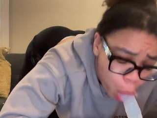 Live webcam model zahrabliss on Soda Cams