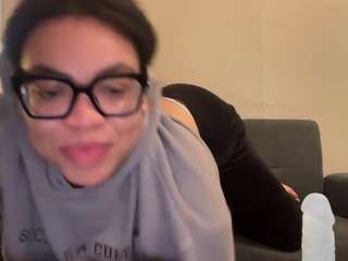 Live webcam model zahrabliss on Soda Cams